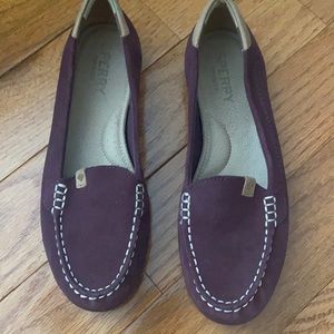 Gently worn sperry slider